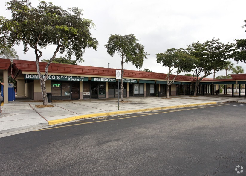 More Photos Of 13905-13975 NW 67th Ave, Miami Lakes General Retail For Lease