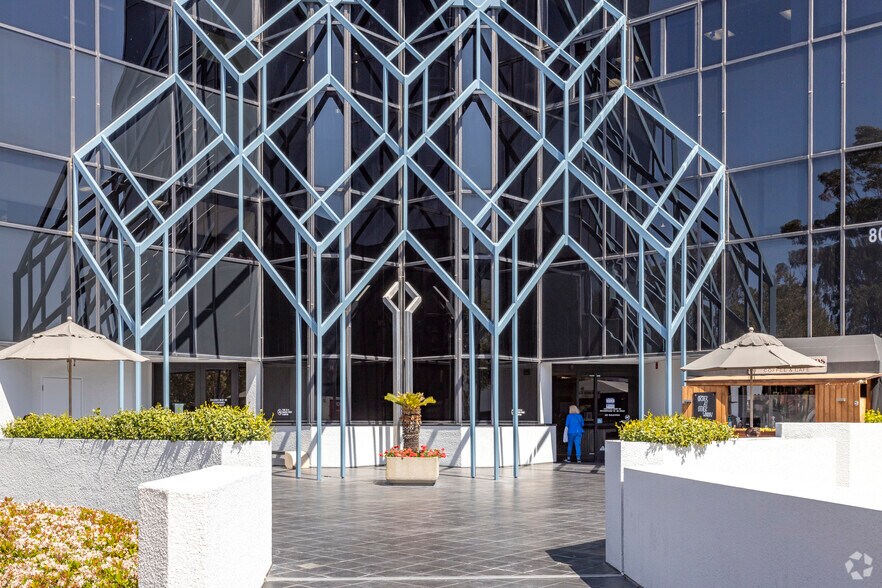 More Photos Of 8010 Frost St, San Diego Medical For Lease