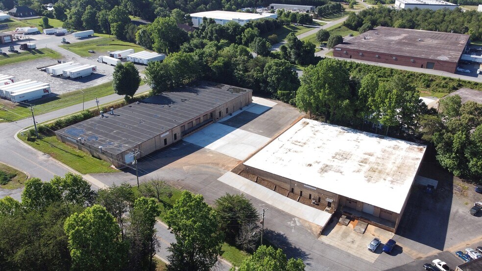 More Photos Of 3350 20th Ave SE, Newton Industrial For Sale
