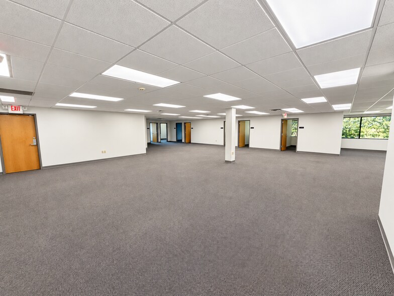 More Photos Of 6501 E Commerce Ave, Kansas City Office For Sale