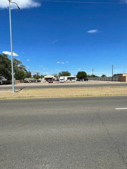 More Photos Of 4907 S Main St, Roswell Auto Dealership For Sale