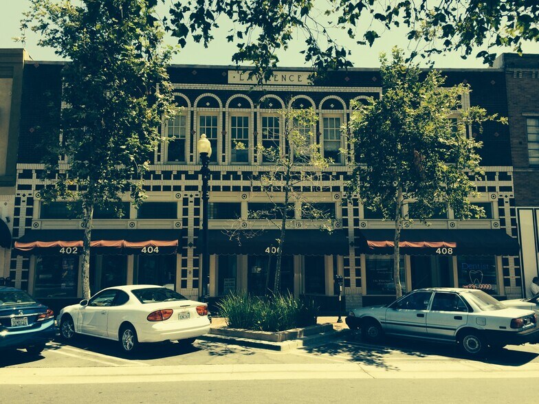 More Photos Of 402-404 W 4th St, Santa Ana Office For Lease