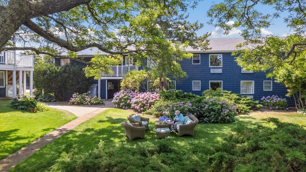 More Photos Of 105 Bradford Street Ext, Provincetown Hotel For Sale