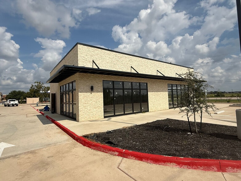 More Photos Of 735 Plantation Dr. Dr, Richmond General Retail For Lease