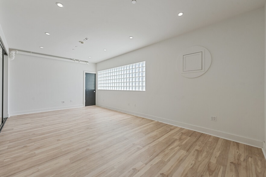 More Photos Of 320 Judah St, San Francisco Loft Creative Space For Lease