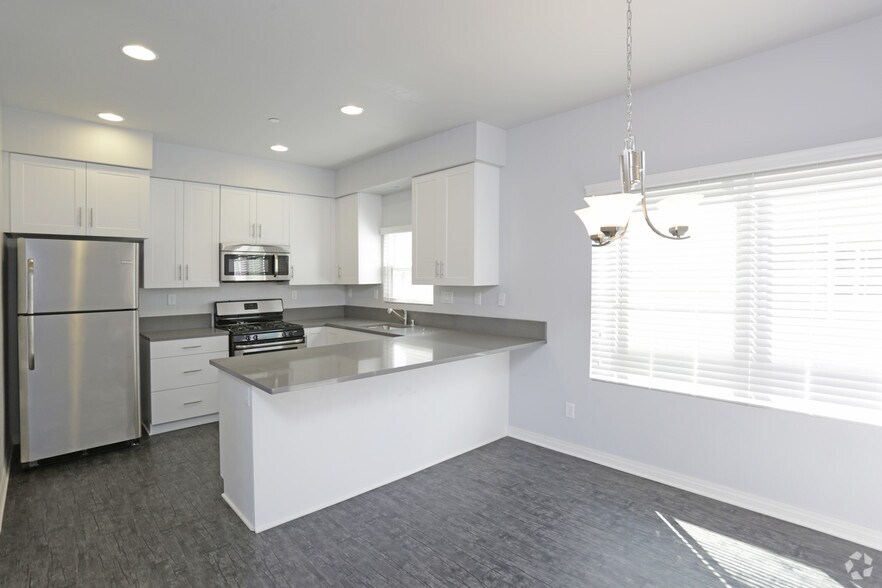 More Photos Of 307 Sycamore Rd, San Ysidro Apartments For Sale