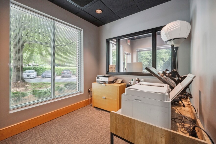 More Photos Of 3120 Latrobe Dr, Charlotte Flex For Sale
