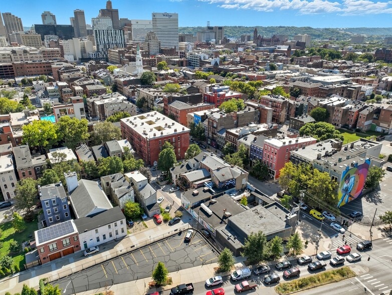 More Photos Of 1440 Main St, Cincinnati Office For Sale