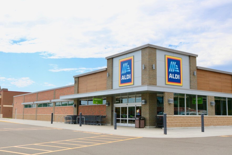 More Photos Of 5709-5773 E 12 Mile Rd, Warren Unknown For Lease