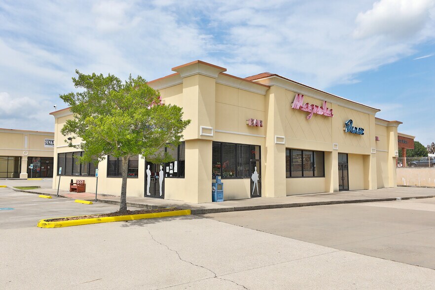 More Photos Of 19786 Highway 105 W, Montgomery Unknown For Lease