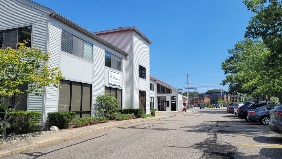 More Photos Of 767 Islington St, Portsmouth Storefront Retail Office For Lease