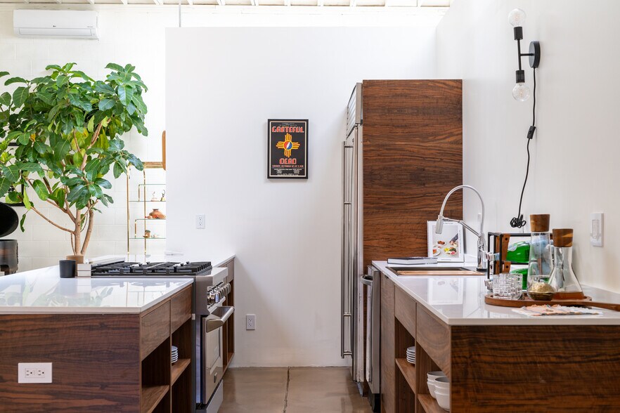 More Photos Of 310 Johnson St, Santa Fe Specialty For Sale