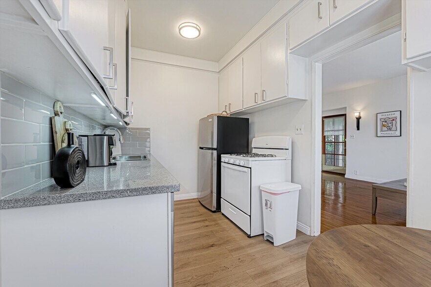 More Photos Of 153-157 W Channel Rd, Santa Monica Apartments For Sale