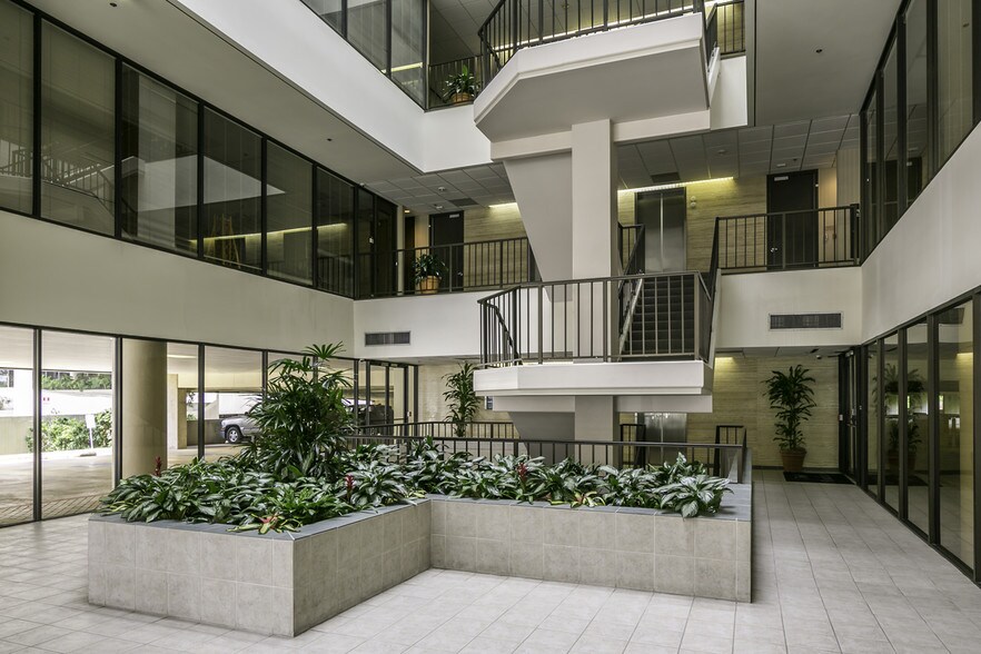 More Photos Of Private Office Space, Houston Office For Lease