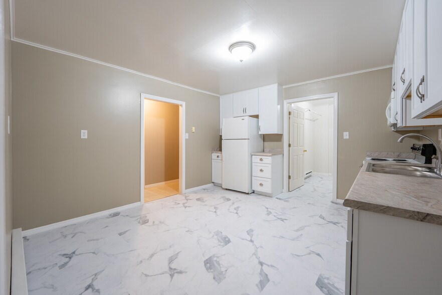More Photos Of 700 Hoke St, Latrobe Office For Sale
