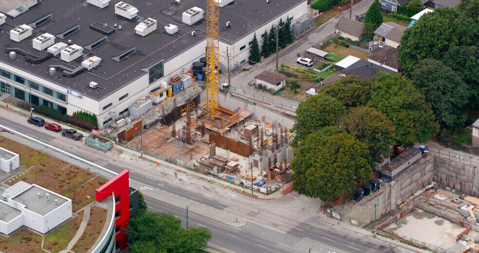 More Photos Of 2453 Renfrew St, Vancouver Apartments For Lease