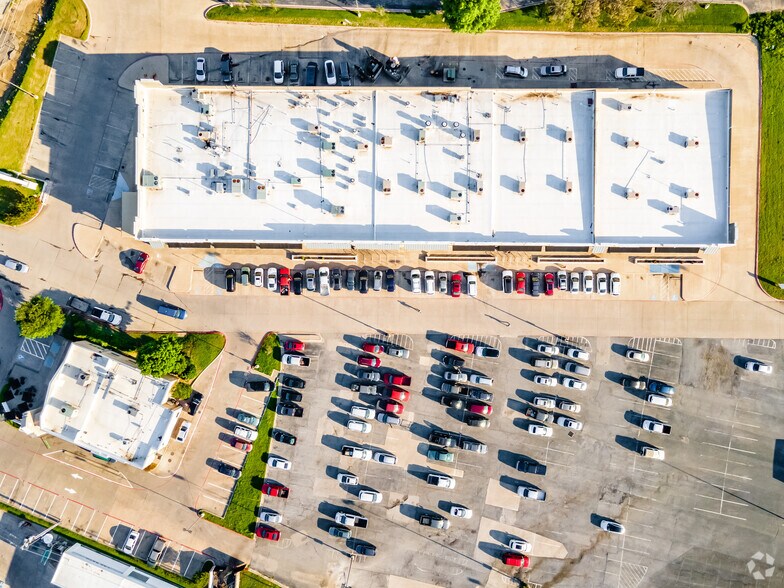 More Photos Of 2916 N US Highway 75, Sherman Storefront For Lease