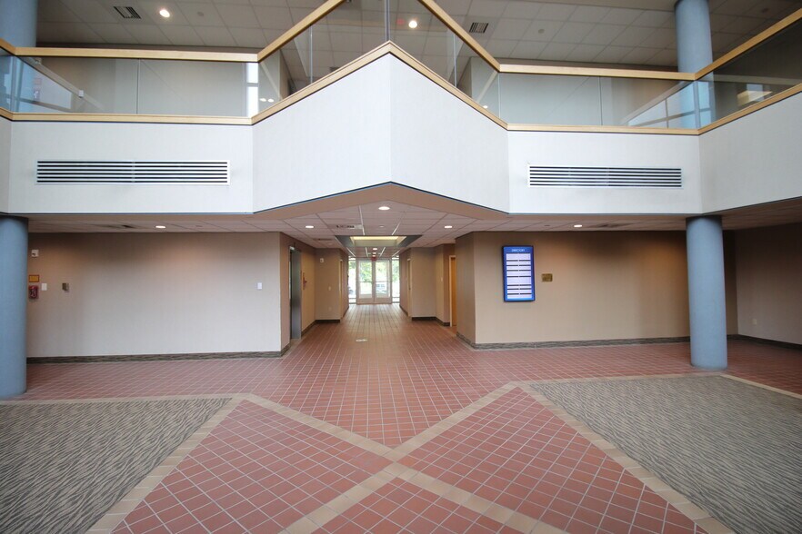 More Photos Of 21495 Ridgetop Cir, Sterling Medical For Sale