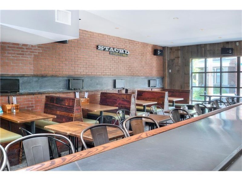 More Photos Of 728 Copeland St, Pittsburgh Freestanding For Lease