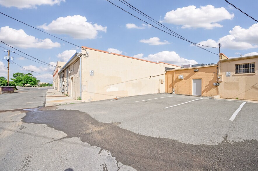 More Photos Of 1005 S St Francis Rd, Santa Fe General Retail For Sale