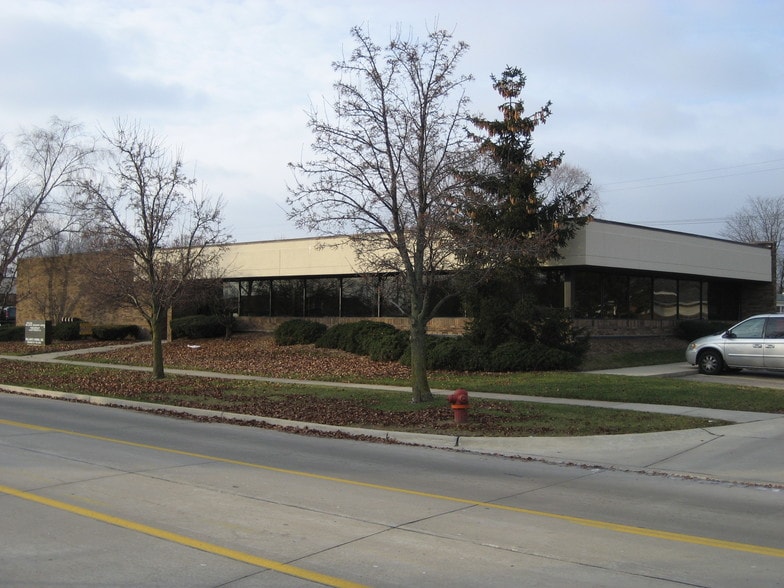 More Photos Of 25869 Kelly Rd, Roseville Medical For Lease