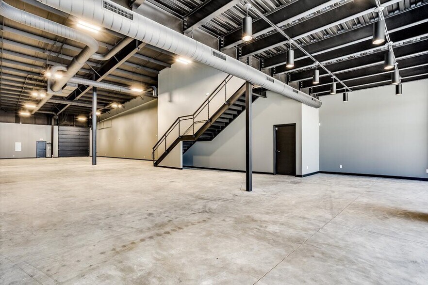 More Photos Of 4078 N Hoover Ct, Wichita Industrial For Sale