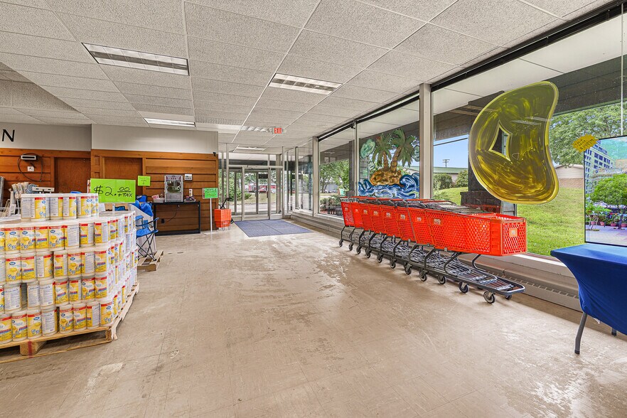 More Photos Of 254 Winnebago Dr, Fond Du Lac Office For Sale