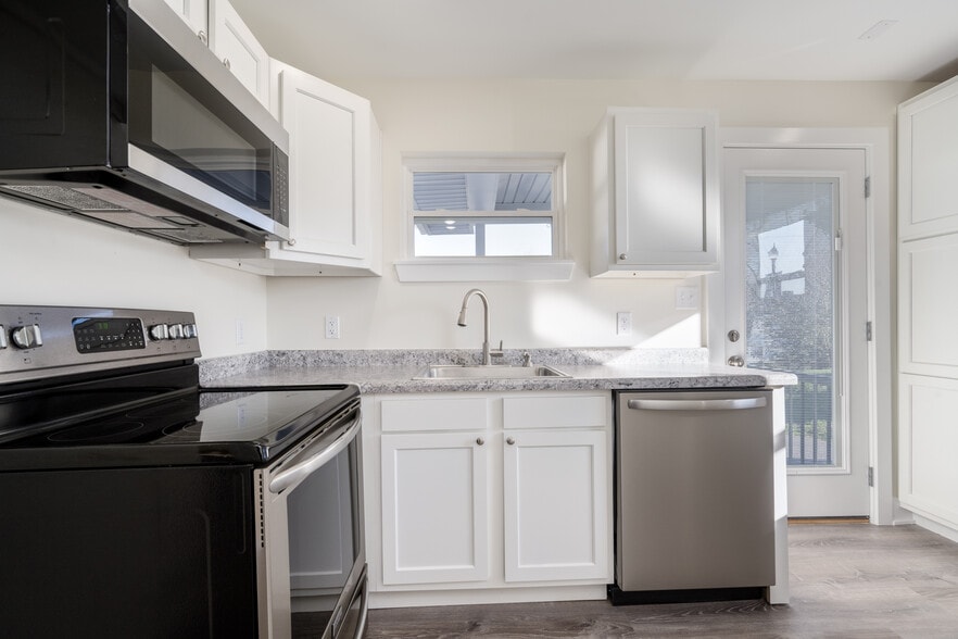 More Photos Of 1210 Market St, Charlestown Storefront For Sale