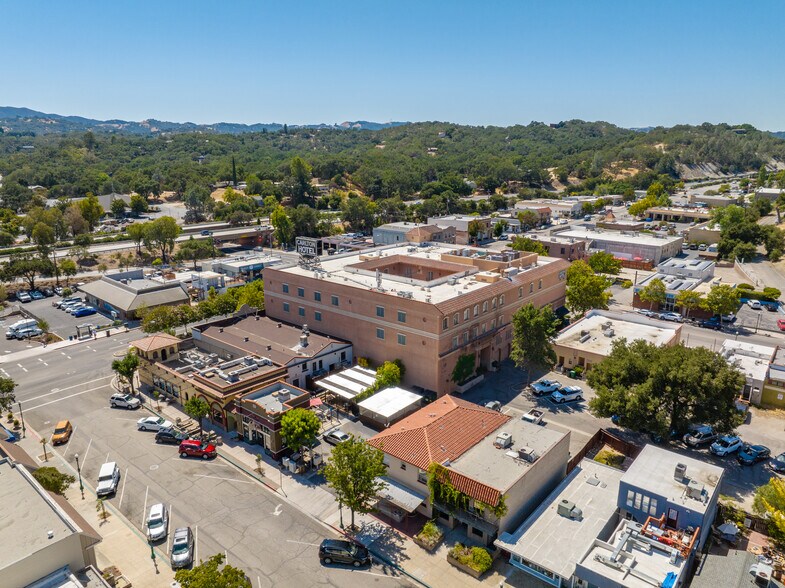 More Photos Of 6005 El Camino Real, Atascadero Hotel For Lease