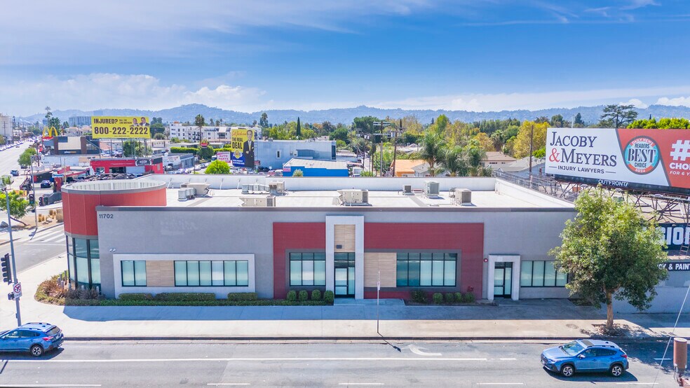 More Photos Of 11702 Victory Blvd, North Hollywood Medical For Sale