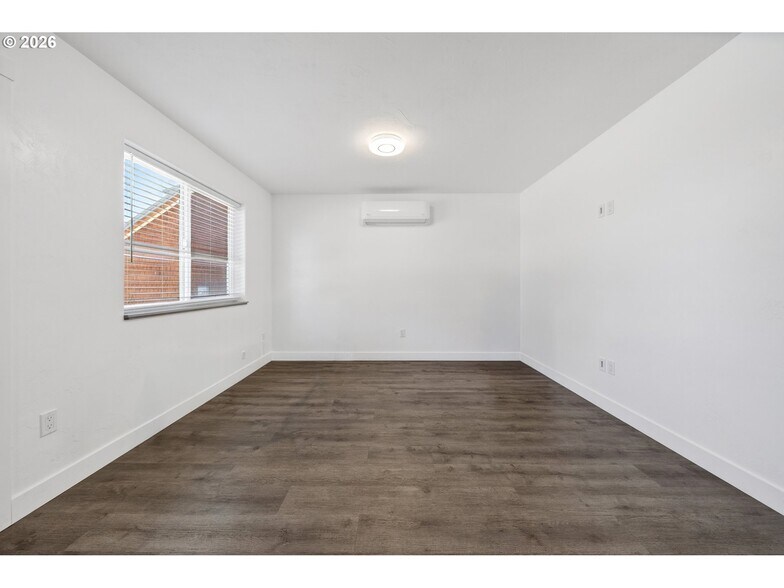 More Photos Of 29940 Harbor Way, Gold Beach Apartments For Sale