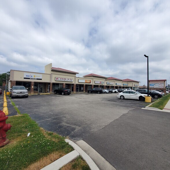 More Photos Of 1707-1717 N Rand Rd, Palatine Unknown For Lease