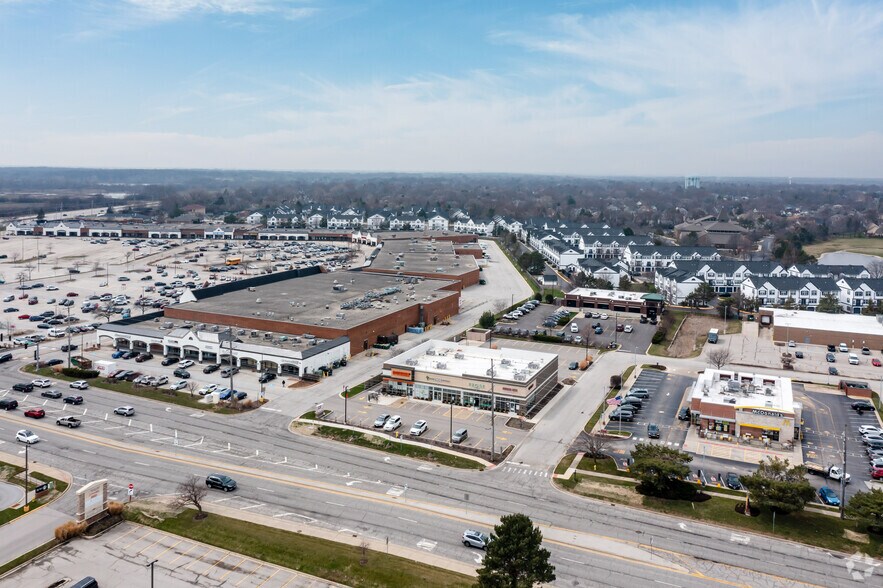 More Photos Of 2040-2046 S Naperville Rd, Wheaton Freestanding For Lease