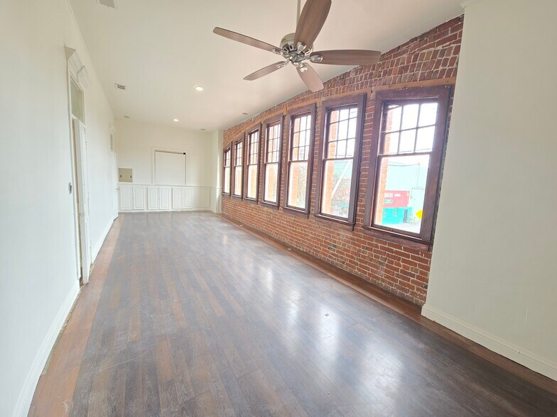 More Photos Of 55 5th St, Gilroy Restaurant For Sale