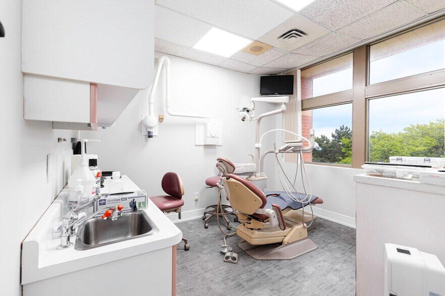 More Photos Of 3852 Finch Ave, Toronto Office For Sale