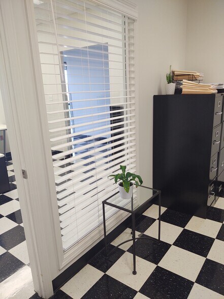 More Photos Of 3000 E Division St, Springfield Medical For Lease