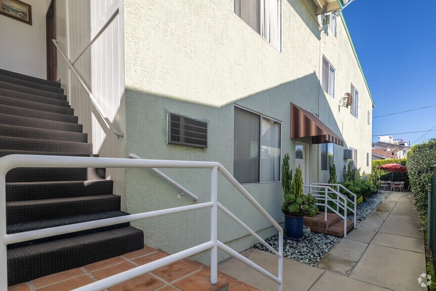 More Photos Of 1943 Vista Del Mar Ave, Los Angeles Apartments For Sale