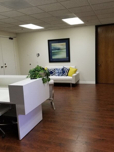 More Photos Of 1601 Dove St, Newport Beach Medical For Lease