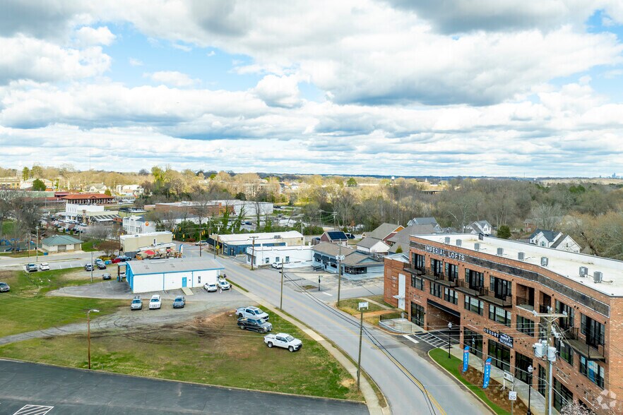 More Photos Of 202 S Main St, Belmont Apartments For Sale