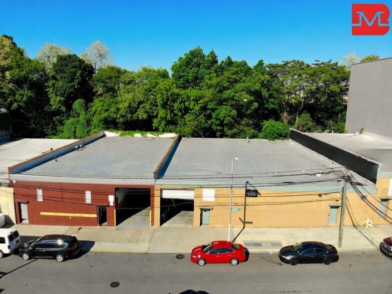 Primary Photo Of 2566 Borough Pl, Woodside General Retail For Lease