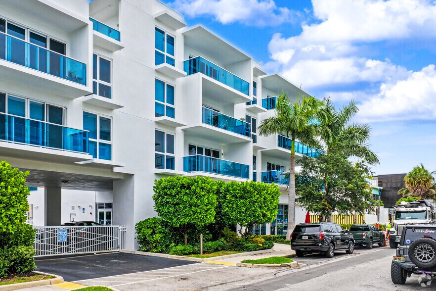 More Photos Of 1 S Palmway, Lake Worth Apartments For Sale