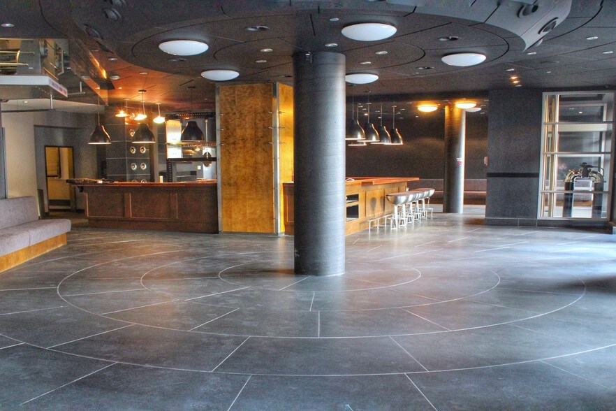 More Photos Of 3536 Boul Saint-Laurent, Montréal Office For Sale