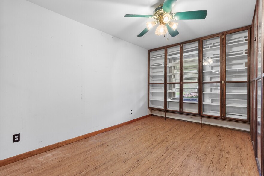 More Photos Of 2115 W Main St, Stroudsburg Service For Sale