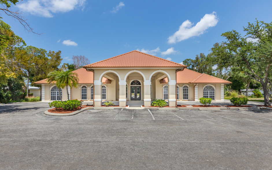 Primary Photo Of 150 Pondella Rd, North Fort Myers Medical For Sale