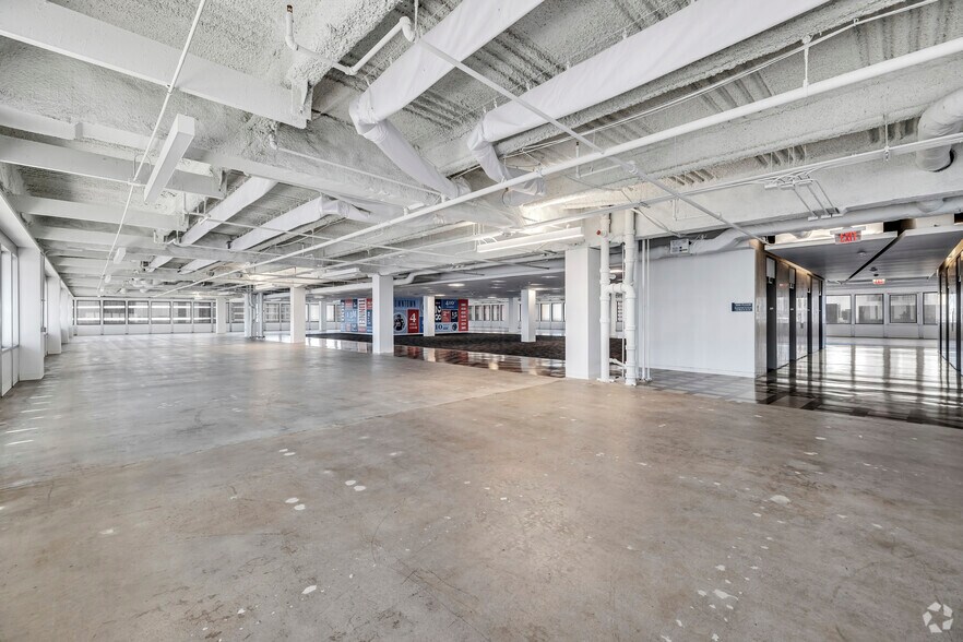 More Photos Of 800 Bell St, Houston Office For Sale