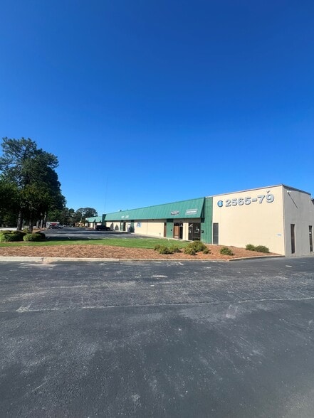 More Photos Of 2565-2579 Park Central Blvd, Decatur Distribution For Lease