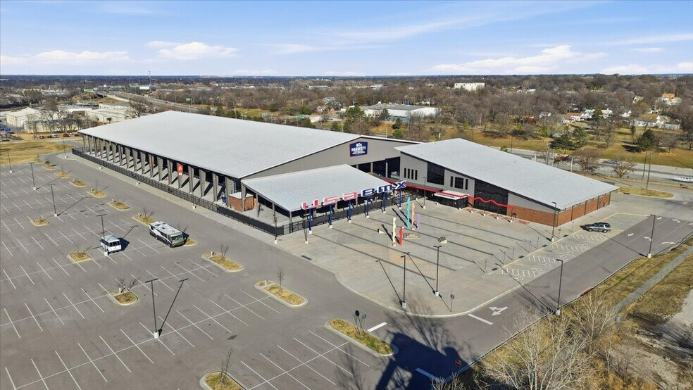 More Photos Of 490 N Lansing Ave, Tulsa Sports And Entertainment For Lease