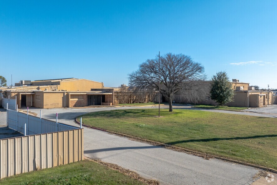 Primary Photo Of 3101 Armory Rd, Wichita Falls Flex For Sale