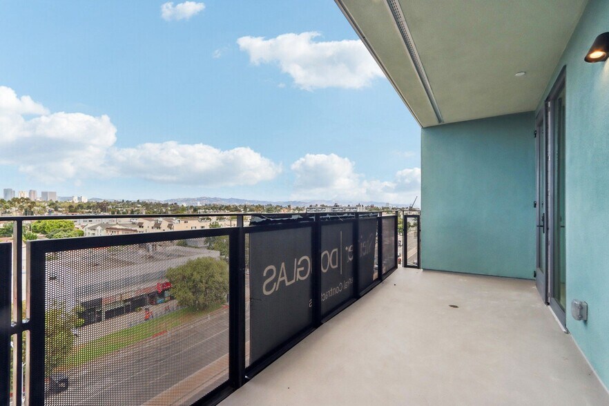 More Photos Of 9900 Venice Blvd, Culver City Apartments For Lease