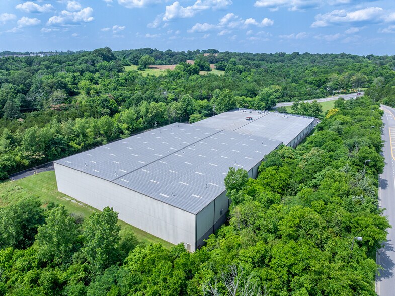 More Photos Of 5582-5584 Mount View Rd, Antioch Warehouse For Lease